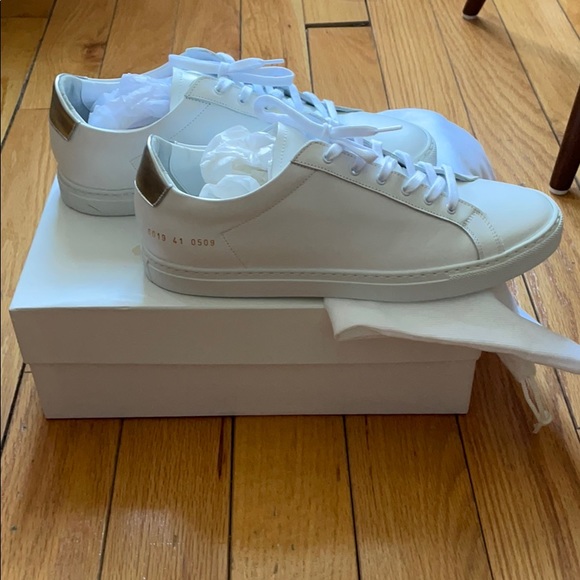 Common Projects Retro Low White and Silver Sneaker - Picture 6 of 7